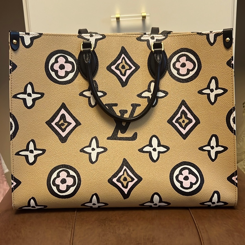 Louis Vuitton OnTheGo MM